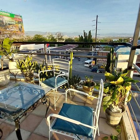 Primerose Residences - Near Mactan-Cebu International Airport Мактан Екстериор снимка