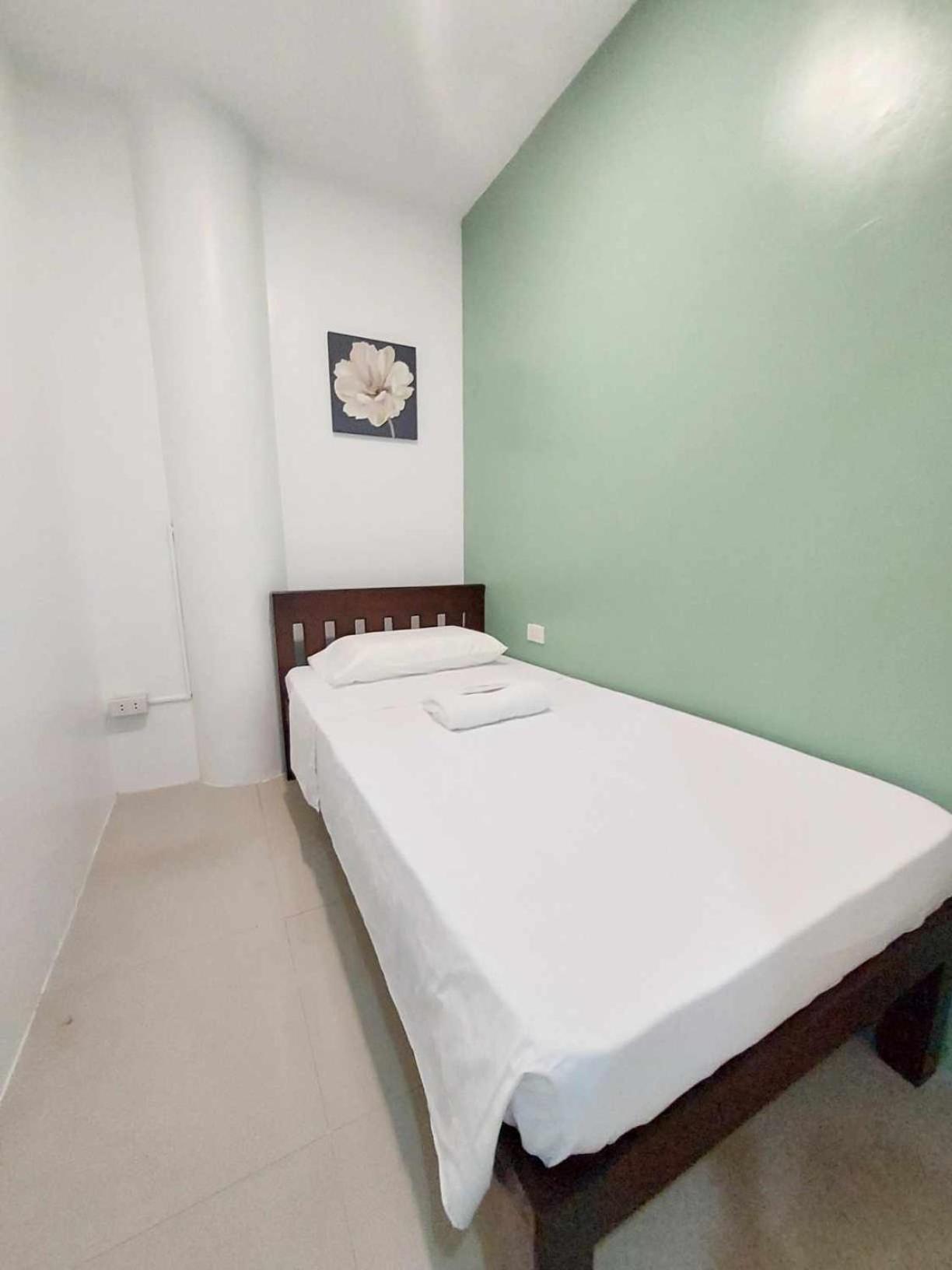Primerose Residences - Near Mactan-Cebu International Airport Мактан Екстериор снимка